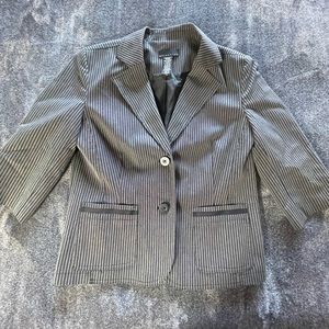 Ladies ATTENTION Brand Grey Striped Blazer-Size 10